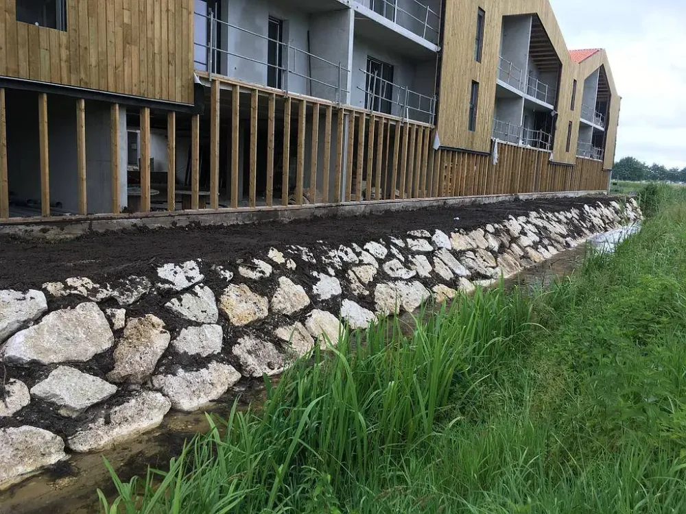 Enrochement près de Andernos-les-Bains